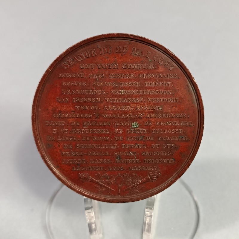 BELGIQUE MEDAILLE DE TABLE SEANCE DU 27 MAI 1857 VOTE CONTRE LE PROJET DE LOI SUR LES ETABLISSEMENTS DE BIENFAISANCE